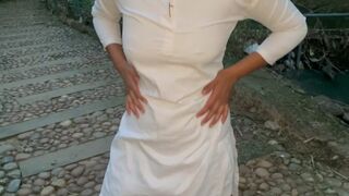Sri Lankan School Slut Fuck with Husband For Money in Jungle Indiaසල්ලි දීලා හුකලා සැපක් ගමු