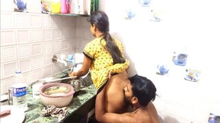 Indian whore has hard sex in kitchen Mumbai