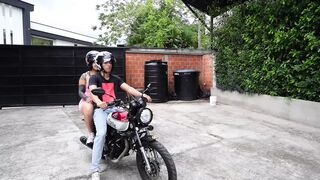 Busty Colombian Does Have an Butt Ready to Fuck